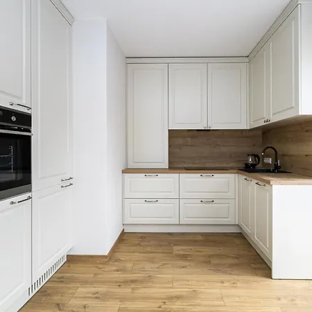 Newly Built With Parking, By Cohost Appartement *