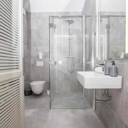 Newly Built With Parking, By Cohost *