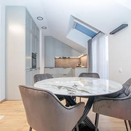 Newly Built With Parking, By Cohost *