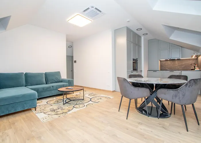 Newly Built With Parking, By Cohost Διαμέρισμα