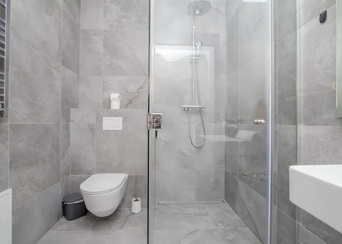 Newly Built With Parking, By Cohost Διαμέρισμα *