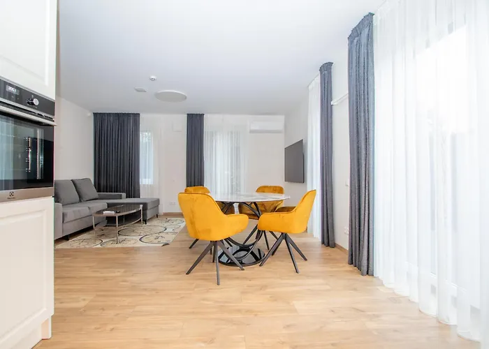 Διαμέρισμα Newly Built With Parking, By Cohost