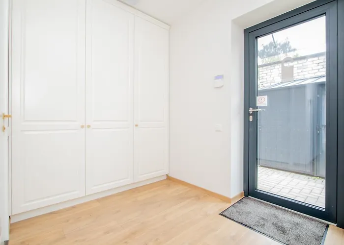 Newly Built With Parking, By Cohost Διαμέρισμα *