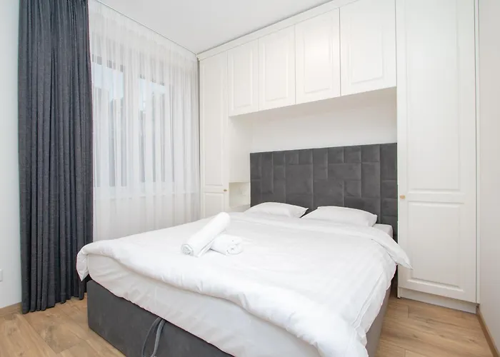 Διαμέρισμα Newly Built With Parking, By Cohost