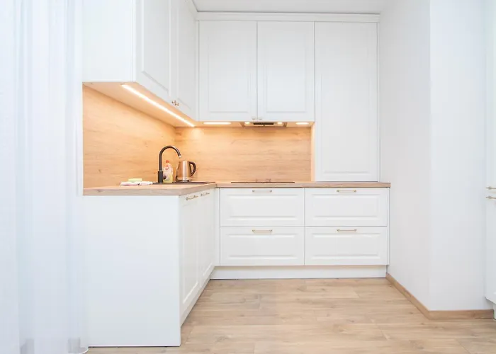 Newly Built With Parking, By Cohost * Κλαϊπέντα