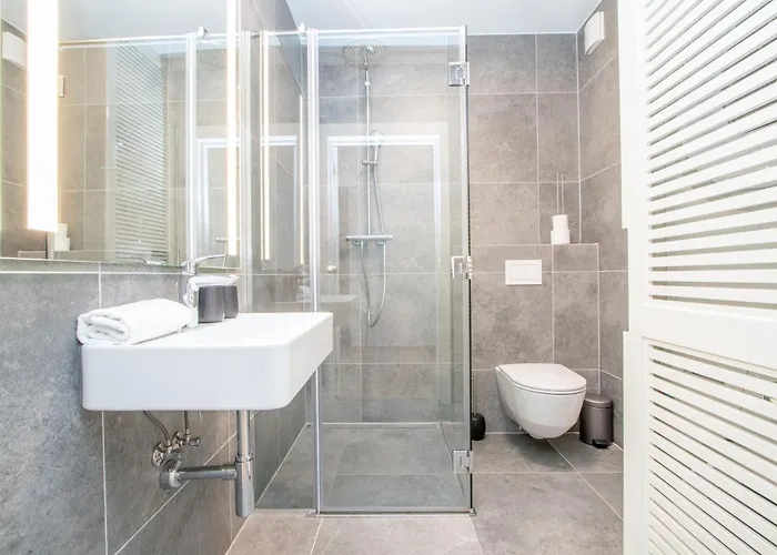 Newly Built With Parking, By Cohost Κλαϊπέντα