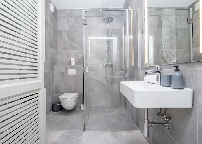 Newly Built With Parking, By Cohost Διαμέρισμα *