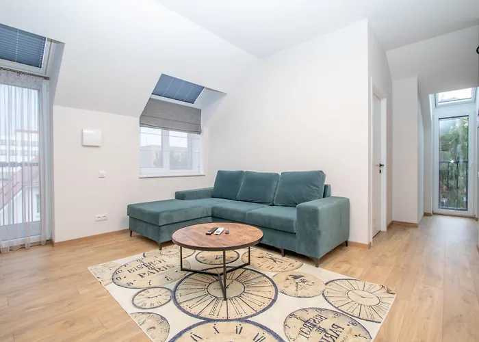 Newly Built With Parking, By Cohost Διαμέρισμα *