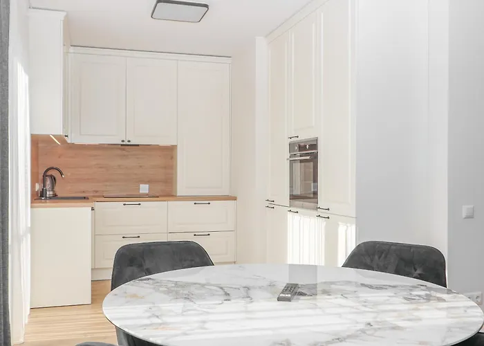 Newly Built With Parking, By Cohost Διαμέρισμα *